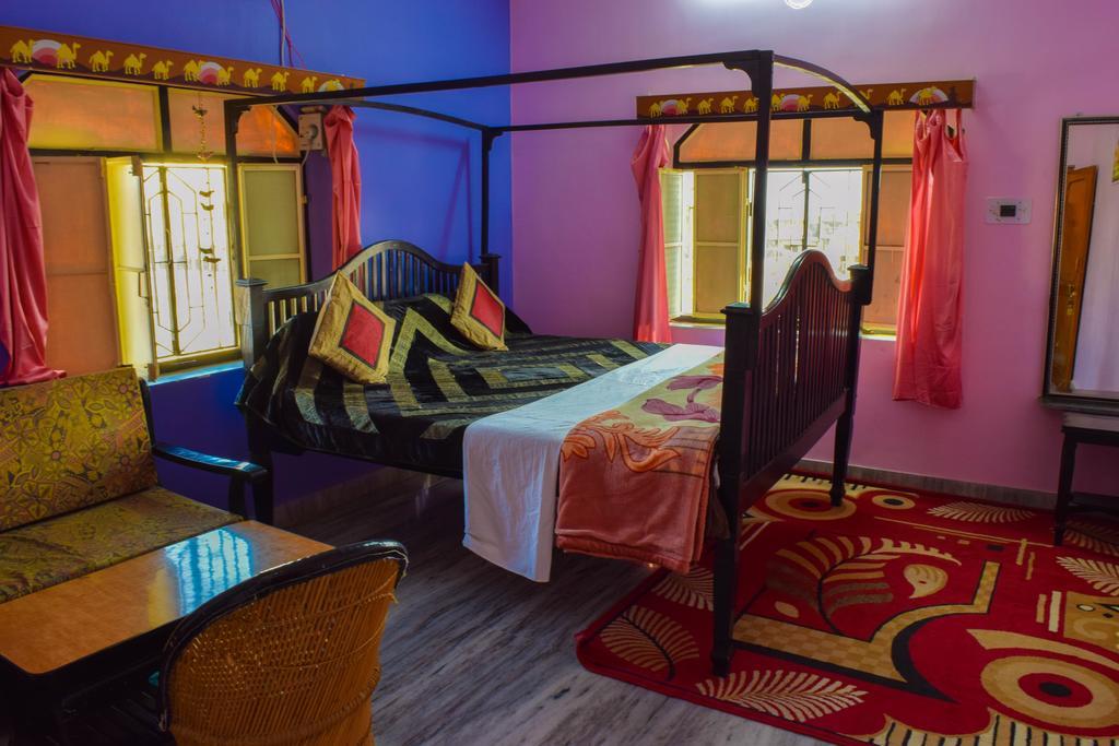 Hotel Everest Pushkar Bagian luar foto
