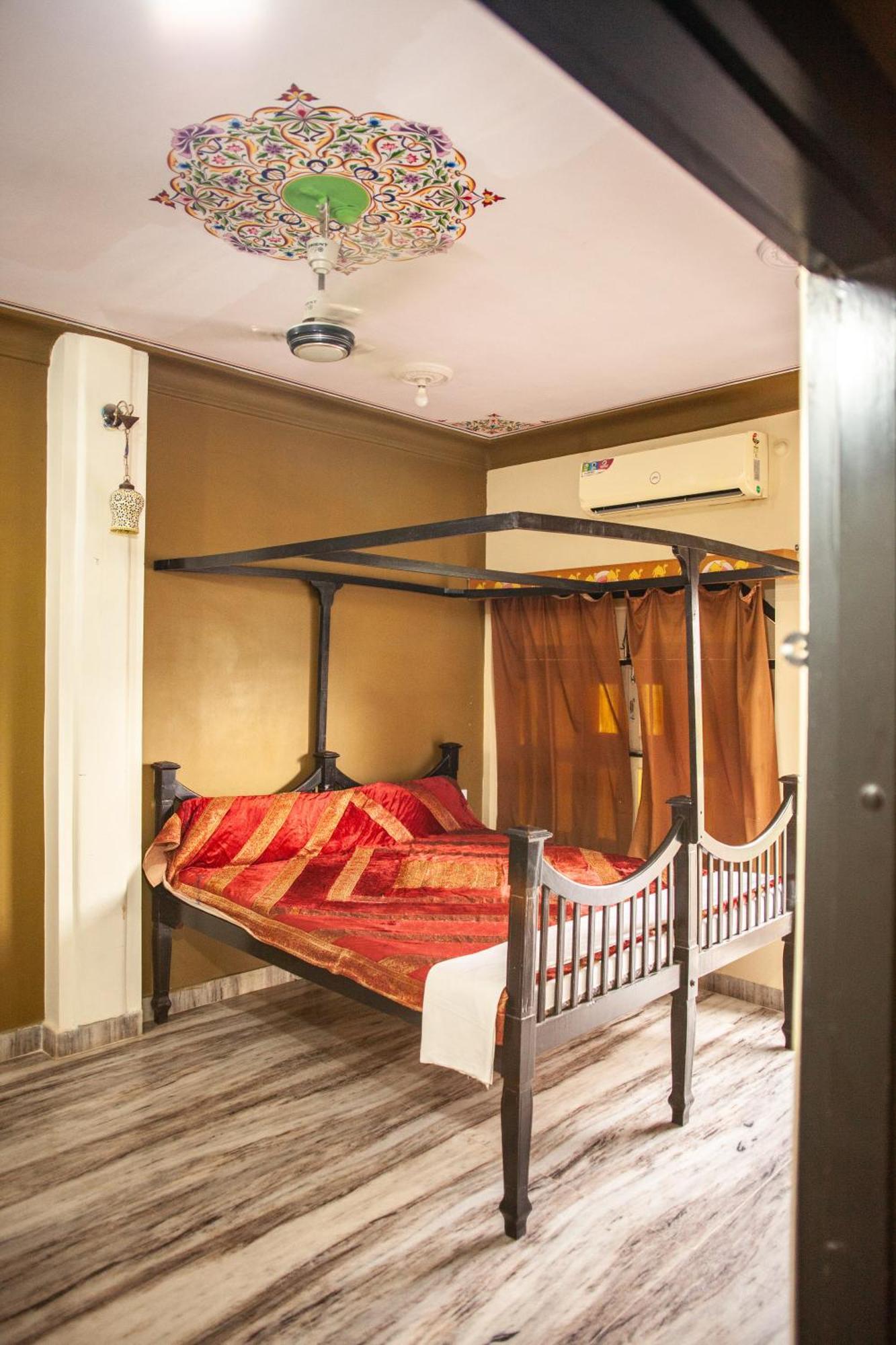 Hotel Everest Pushkar Bagian luar foto