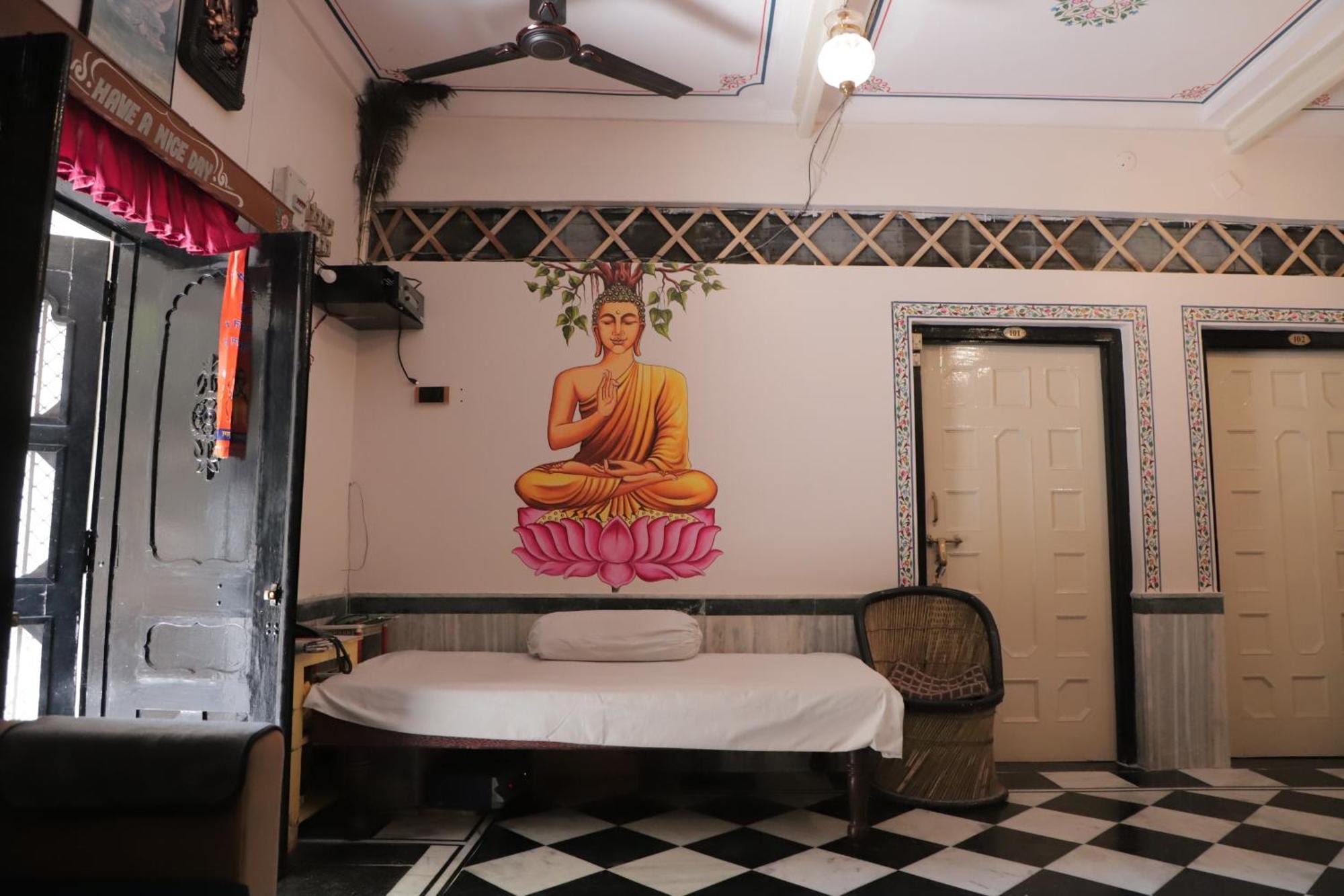 Hotel Everest Pushkar Bagian luar foto
