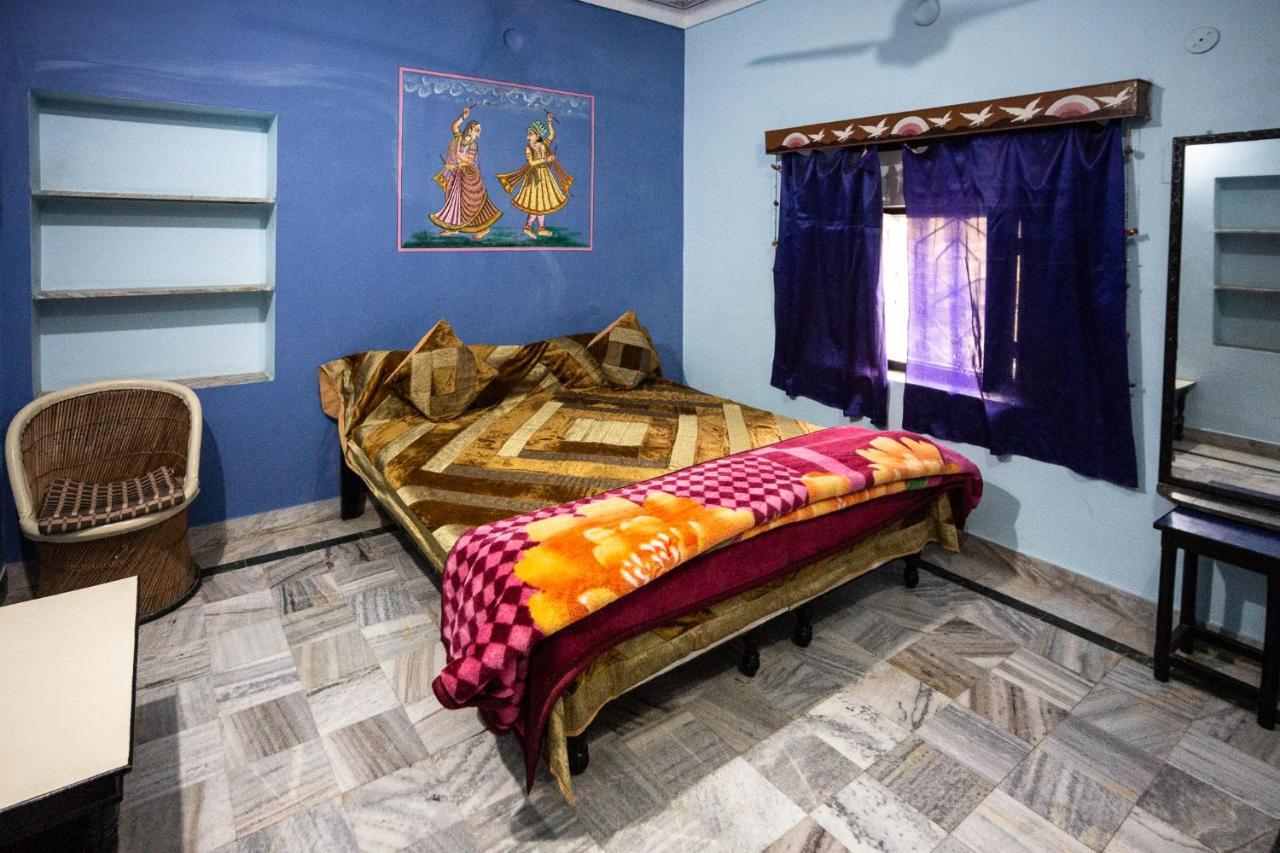 Hotel Everest Pushkar Bagian luar foto