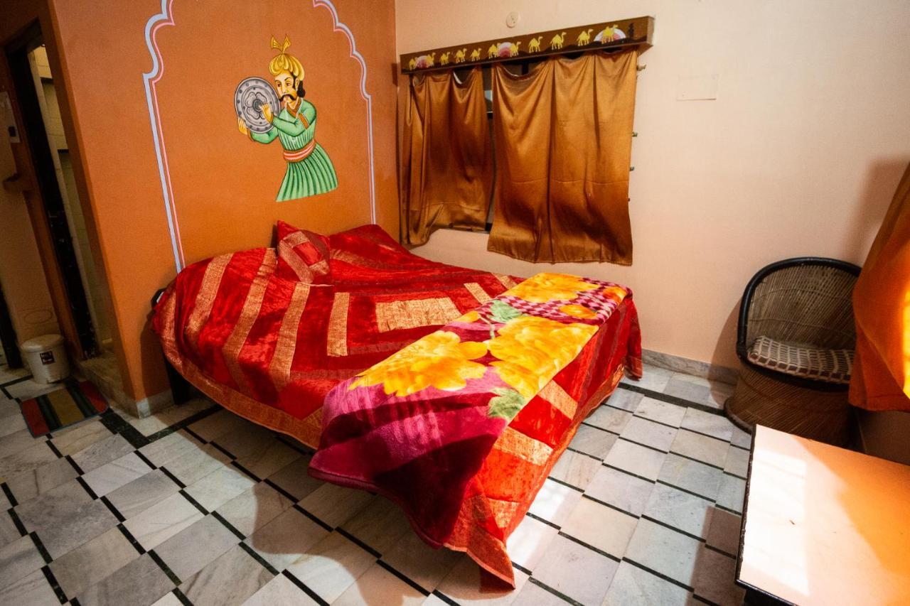Hotel Everest Pushkar Bagian luar foto