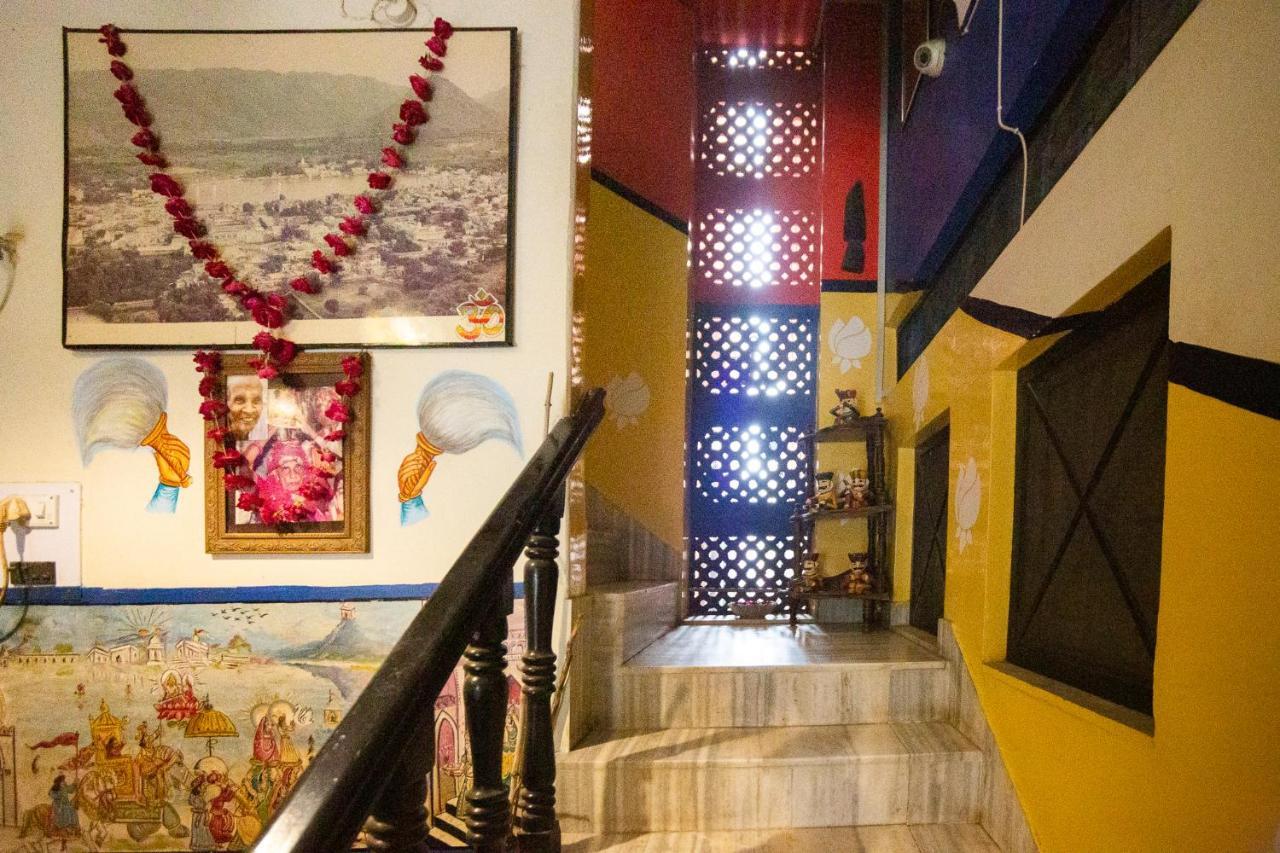 Hotel Everest Pushkar Bagian luar foto