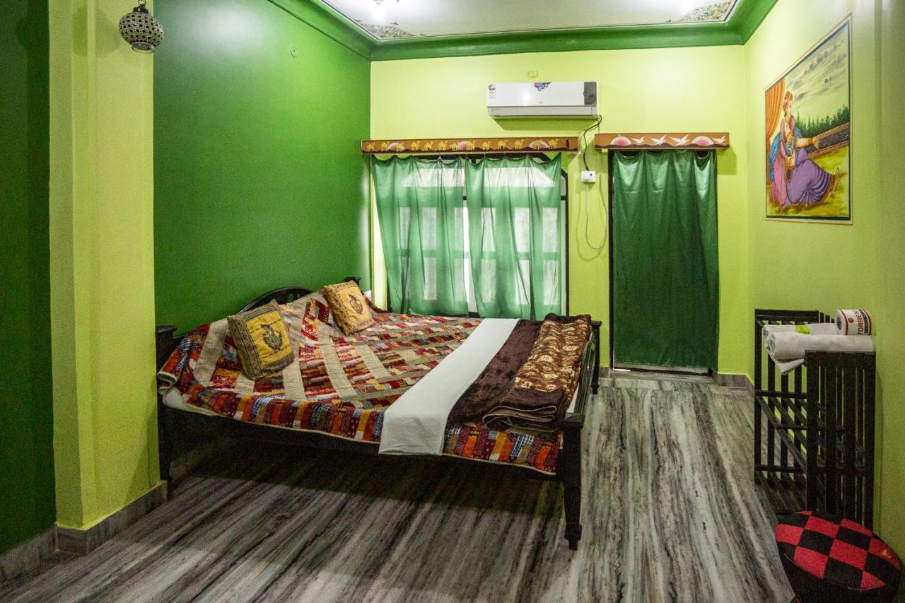 Hotel Everest Pushkar Bagian luar foto