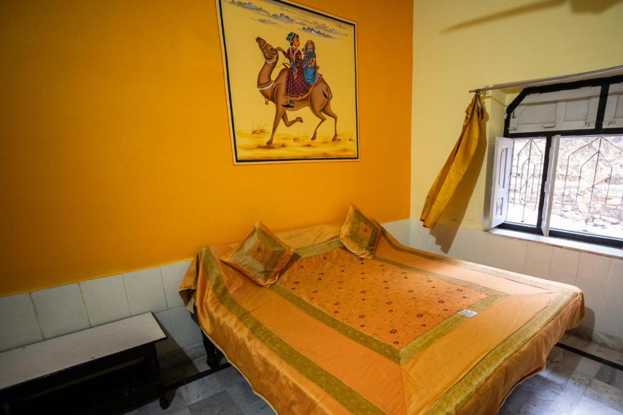 Hotel Everest Pushkar Bagian luar foto