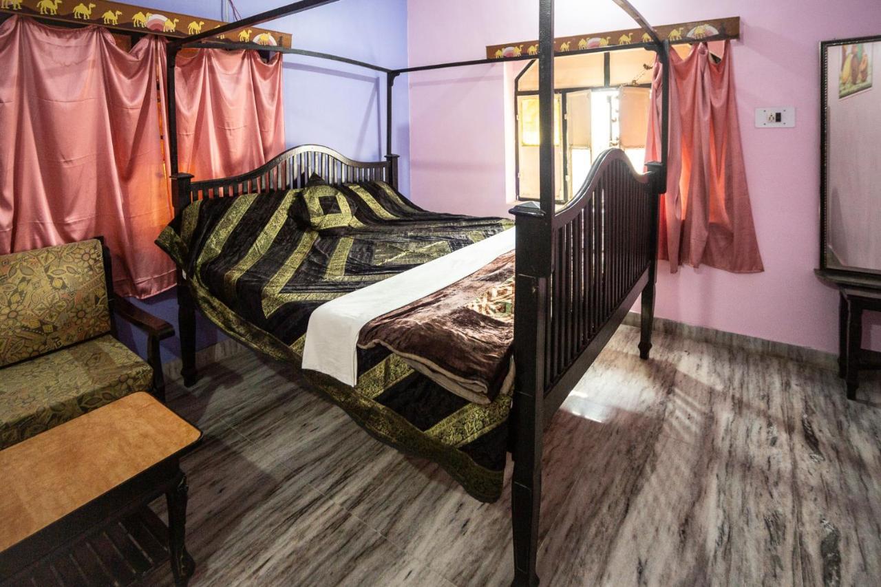 Hotel Everest Pushkar Bagian luar foto